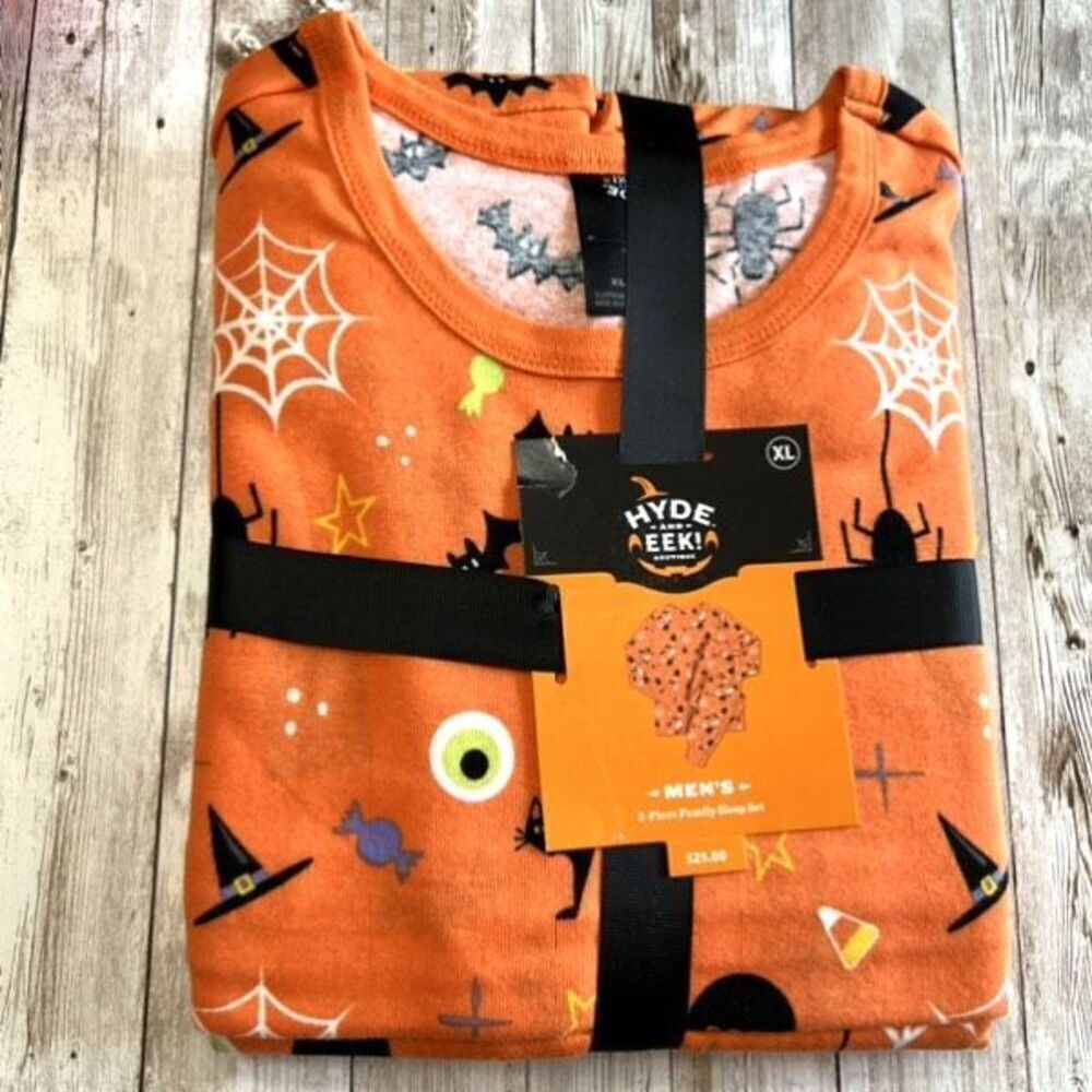Hyde & Eek! Men's Orange Halloween Pajama Set